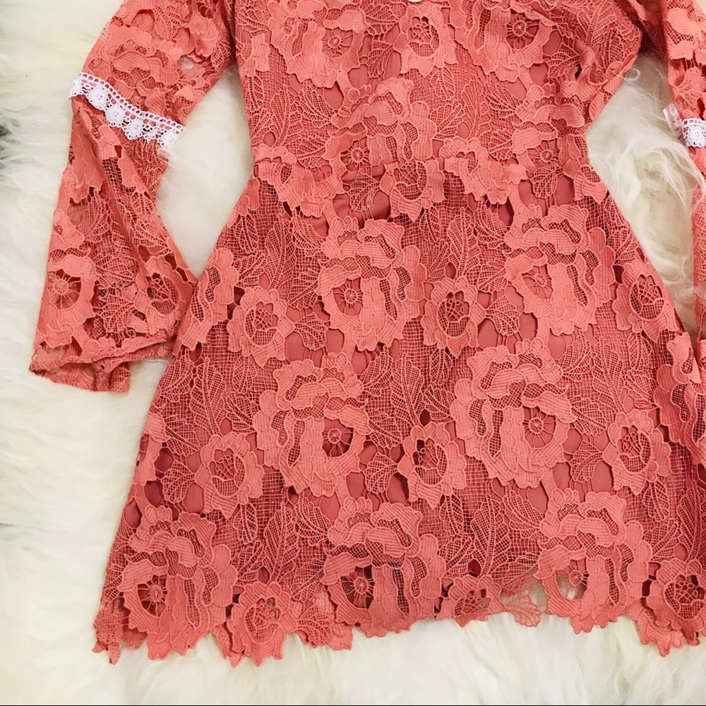 Alexia Admor Ruffled Long Sleeve Lace Dress - Picture 4 of 8